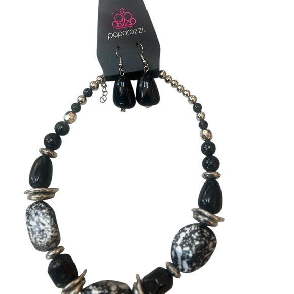 Paparazzi “In Good Glazes” Black & Silver Chunky Bead Necklace Set with Earrings - Picture 14 of 16